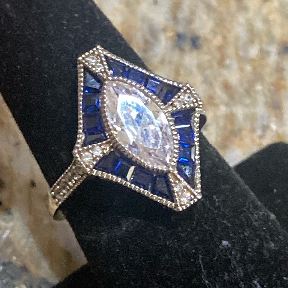 Blue & White Ring - Picture 3 of 14